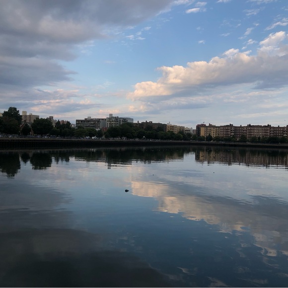 Meet your Posher 🔮 - Picture 3 of 4